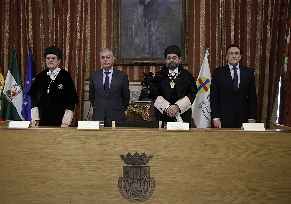 Acto de apertura del curso de la CEU Fernando III en el Ayuntamiento
