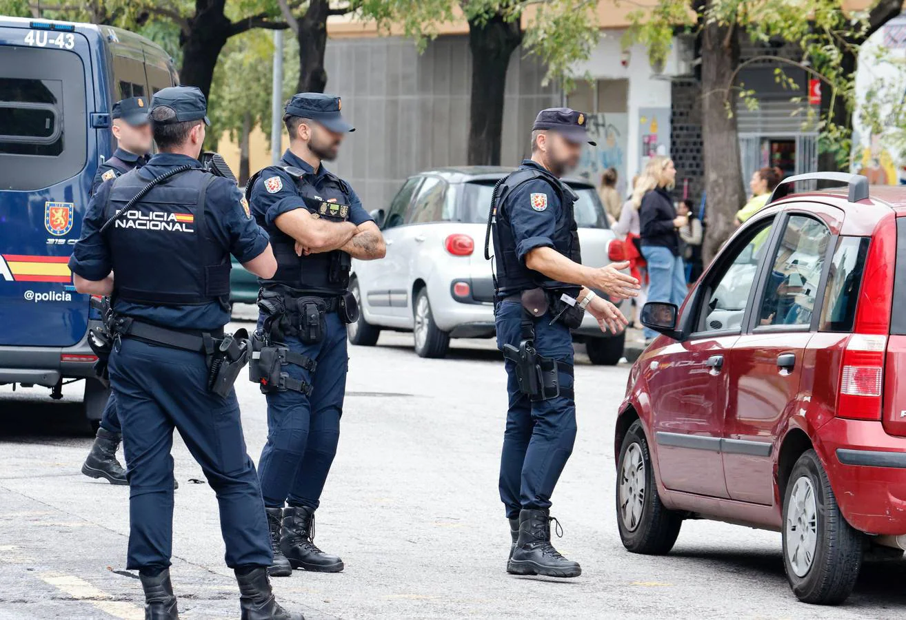 Gran operativo policial en el barrio de las Tres Mil Viviendas