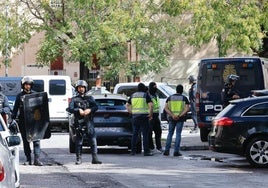 Los jóvenes de los clanes de la droga se alejan del poder de los patriarcas en el Polígono Sur