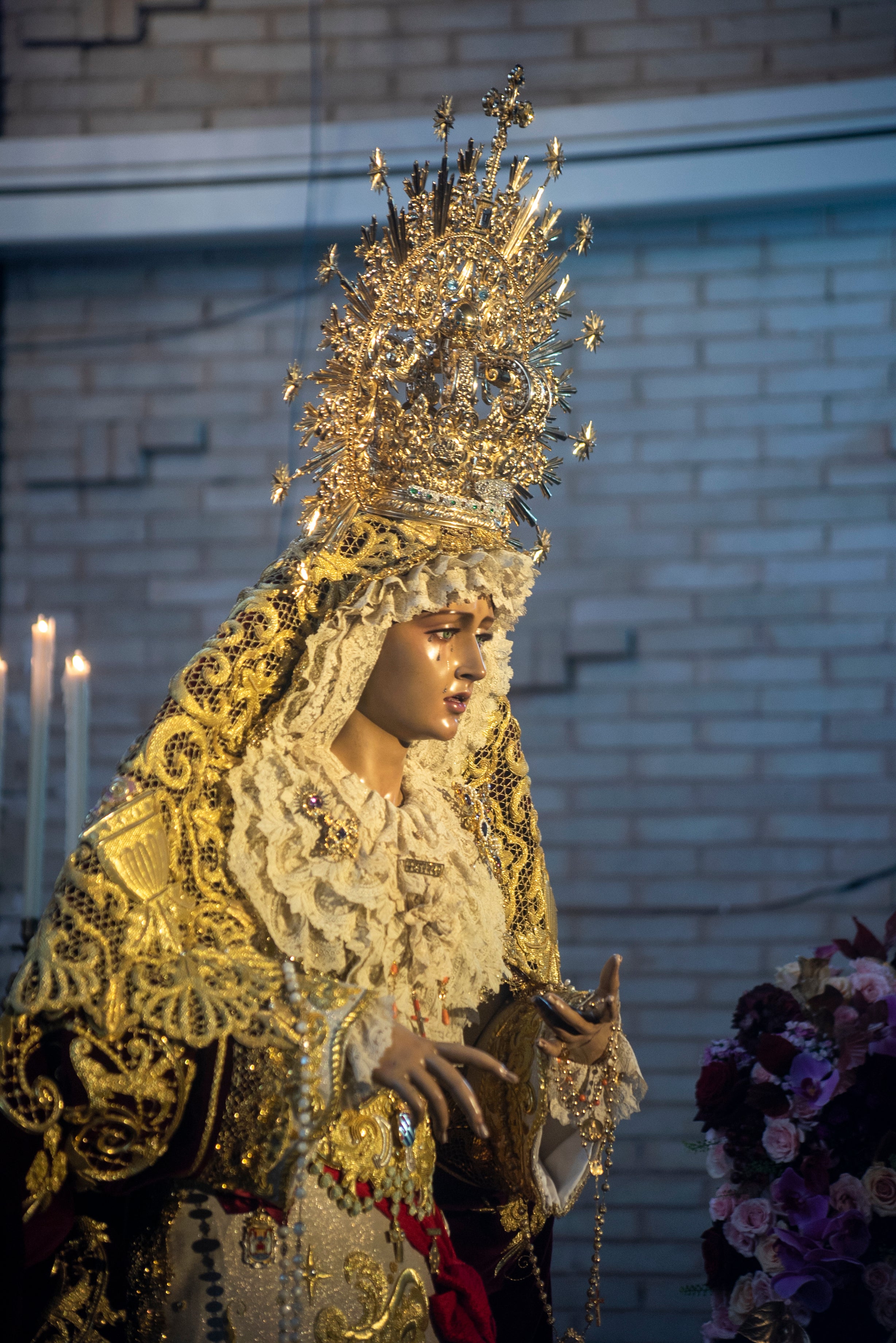 El besamanos de la Virgen del Rosario de San Pablo