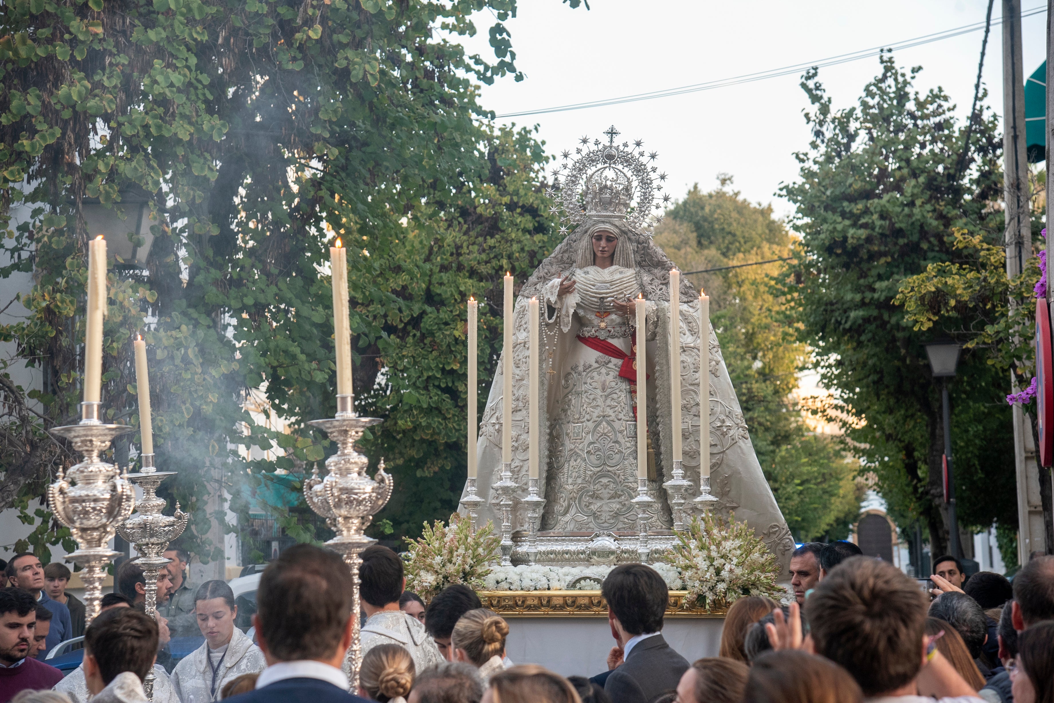 La Virgen de la Paz en el rosario de la aurora