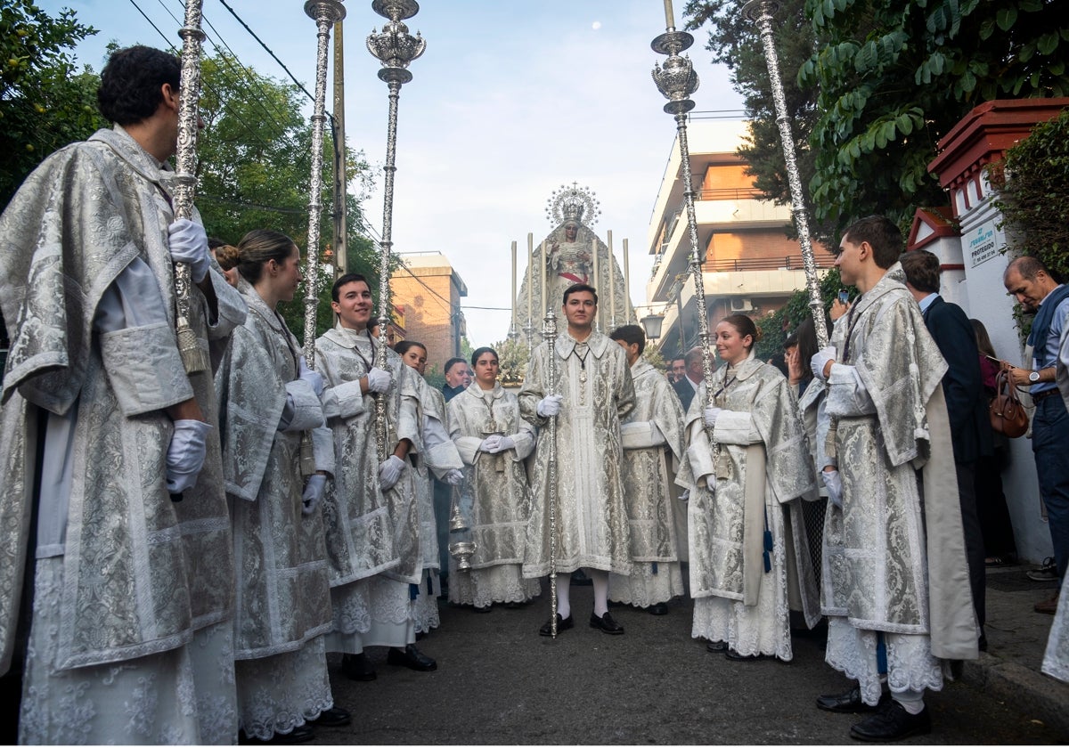 La Virgen de la Paz en el rosario de la aurora