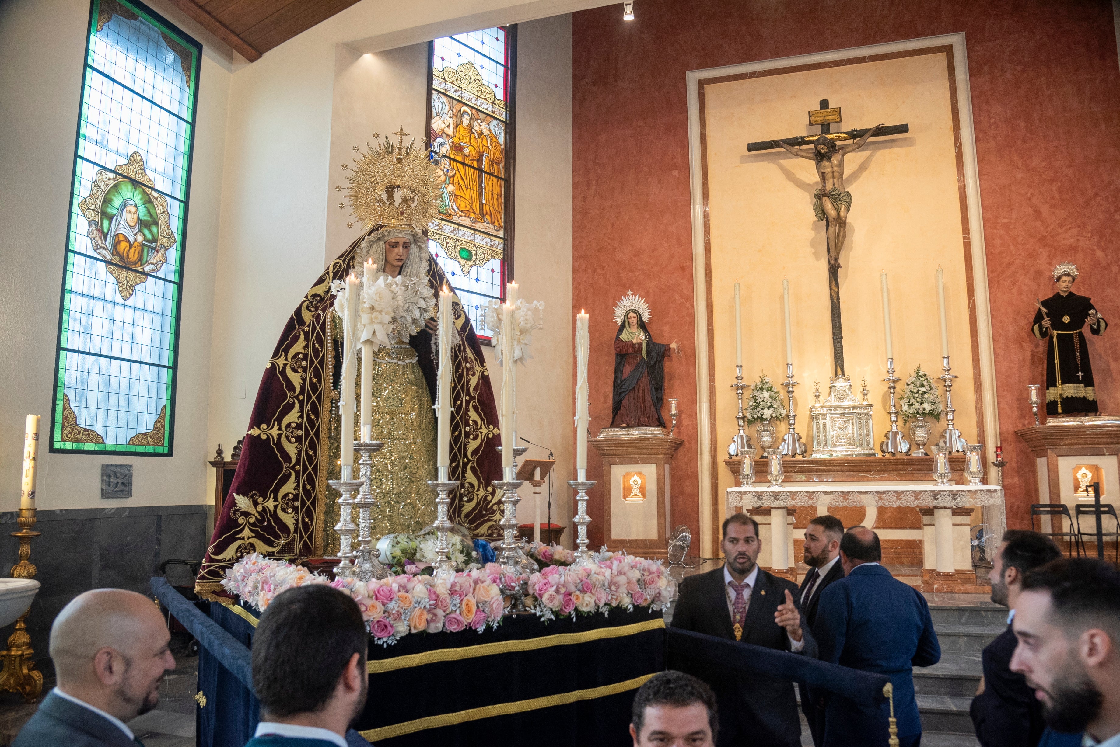 La Virgen de la Paz en el rosario de la aurora