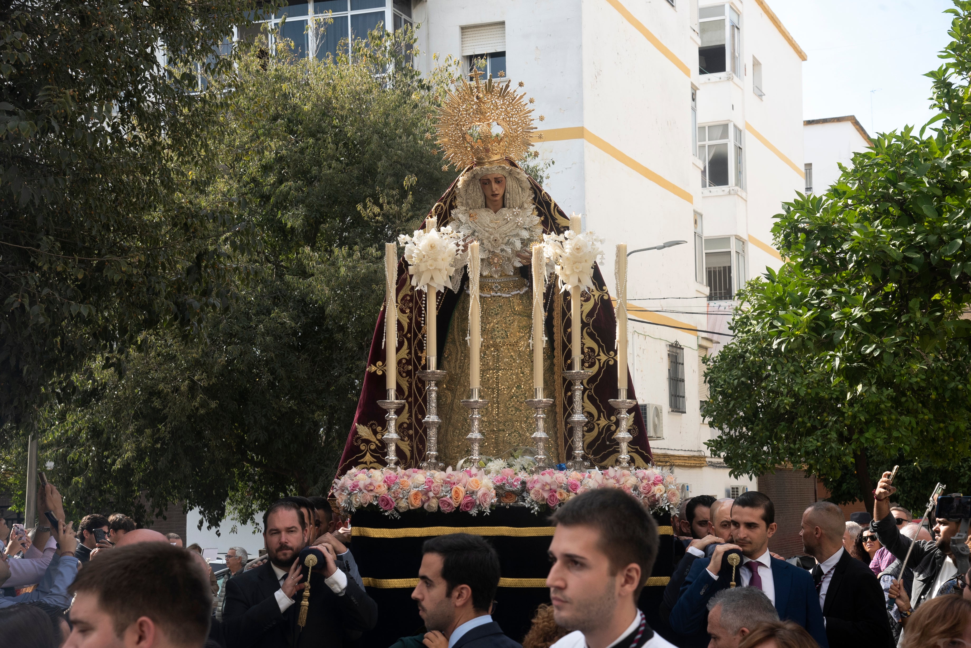 La Virgen de la Paz en el rosario de la aurora