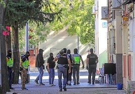 Las imágenes de la nueva operación policial en las Tres Mil Viviendas de Sevilla