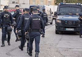 Las pagas extras de la Policía Local de Sevilla indignan a los agentes nacionales: «Las mejoras se ganan en la calle»