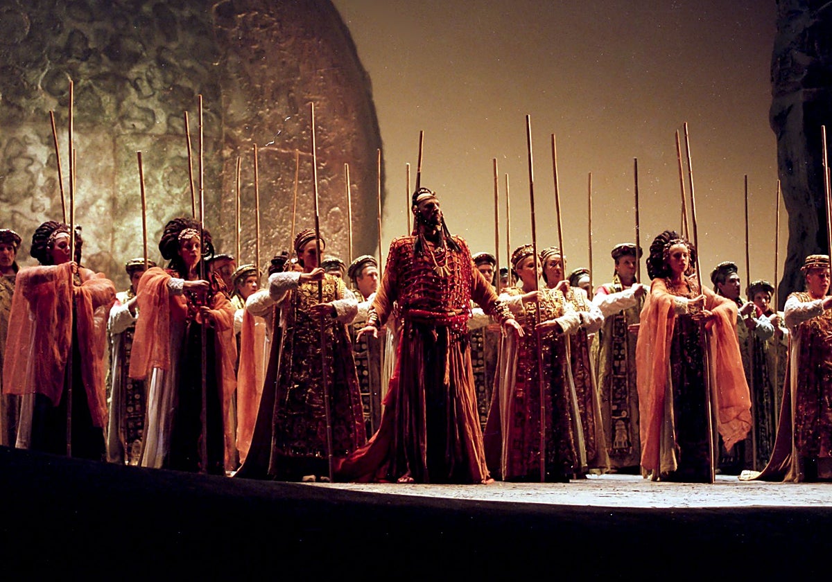 La ópera 'Aida' en el escenario del Teatro de la Maestranza, estrenada el 26 de octubre de 1994