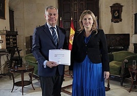 José Luis Sanz inicia la tramitación de los presupuestos con sus miras puestas en Vox