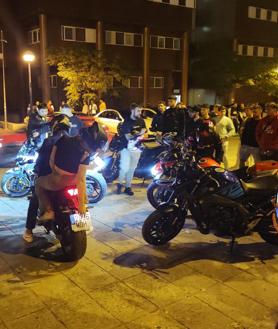 Imagen secundaria 2 - Las carreras ilegales de coches y motos toman la Cartuja ante la falta de controles policiales