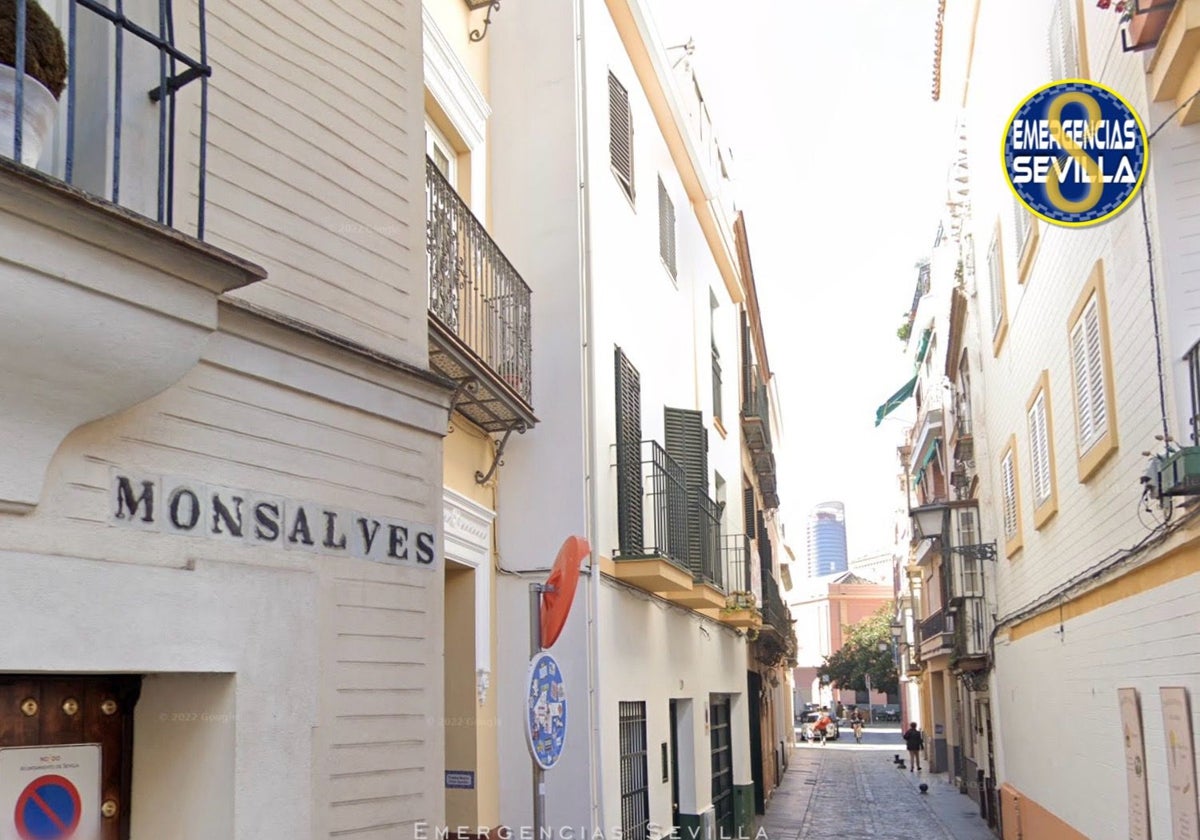 La calle Monsalves une la plaza del Museo con la del Silencio