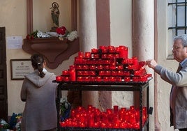 El incendio del Silencio en Sevilla reabre el debate del exceso de velas en las iglesias