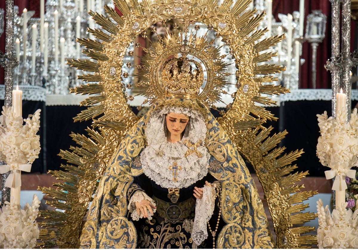 La Virgen de las Lágrimas en su besamanos