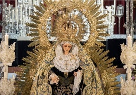 El besamanos de la Virgen de las Lágrimas de la Exaltación