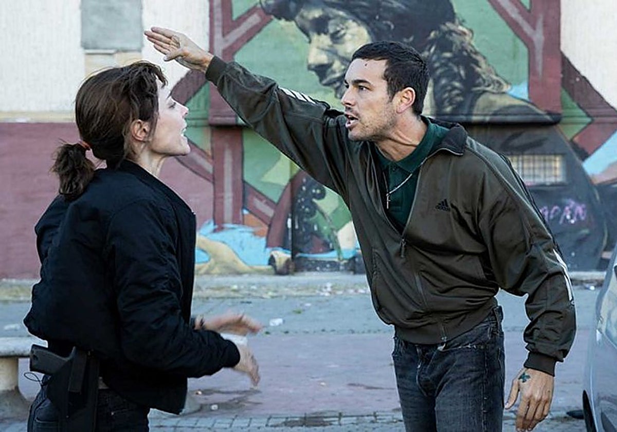 Escena de la película protagonizada por Mario Casas que se rodó en las Tres Mil Viviendas de Sevilla