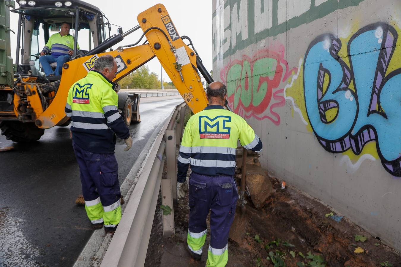 El agua ha obligado a cortar el tráfico en la zona durante varias horas