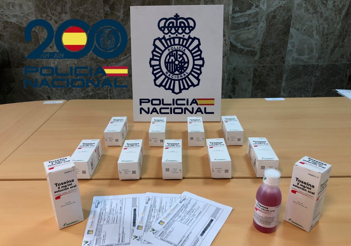 Jarabes y recetas que los agentes de la Policía Nacional han incautado