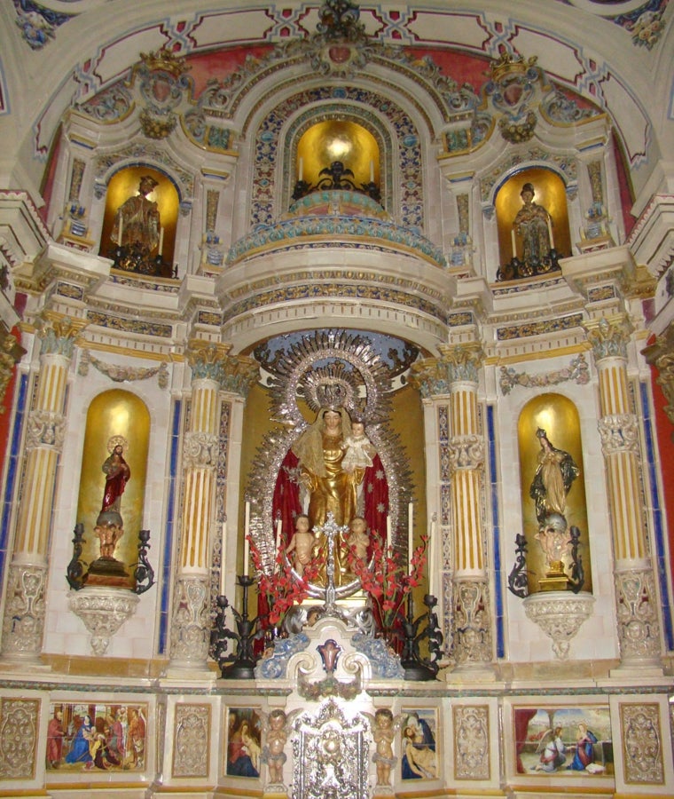 Retablo de la Virgen de los Desamparados de Marchena en la parroquia de San Sebastián