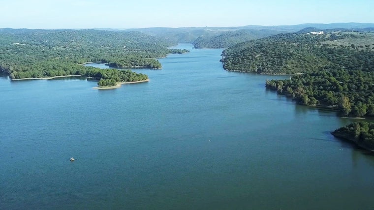 Vista aérea del embalse El Gergal