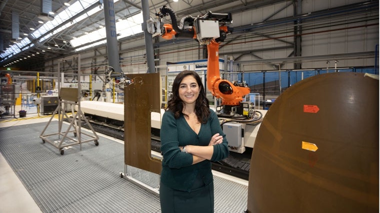 María Eugenia Clemente, CEO del tier1Alestis Aerospace, en la fábrica de Sevilla