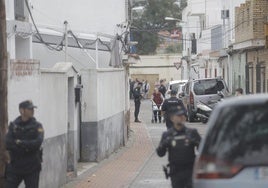 Redada de la Policía Nacional en el barrio sevillano de la Bachillera: tres detenidos, siete registros y más marihuana incautada