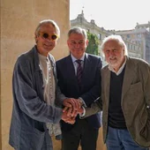 Jeremy Irons, José Luis Sanz y el productor David Puttnam