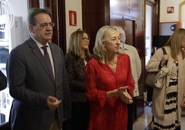 La consejera de Salud niega el «deterioro» de la sanidad andaluza y dice que está para curar el cuerpo y el alma