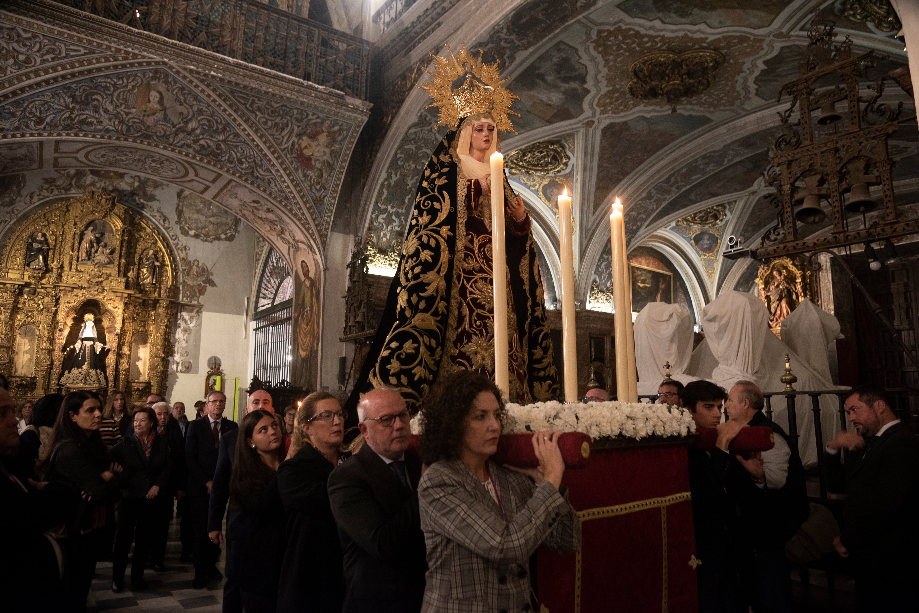 El traslado de la Virgen de la Presentación del Calvario