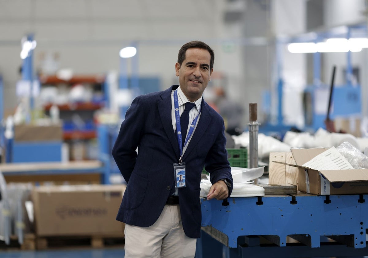 Antonio Ramírez, en la fábrica de aeroestructuras que Inespasa tiene el Aerópolis, en La Rinconada (Sevilla)