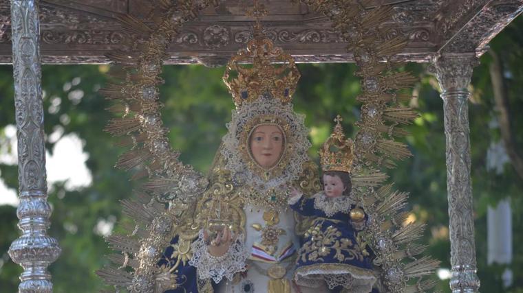 El barquito de oro es el principal atributo de la Virgen de Consolación, que participará en la Magna de Sevilla