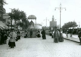 Los puntos donde ver la procesión Magna de Sevilla completa si no tienes sillas para la carrera oficial