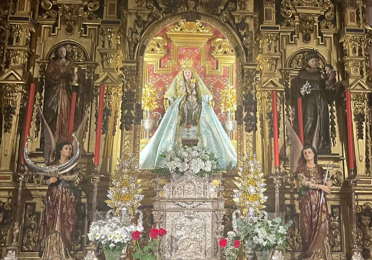 La Virgen de Valme en estos días en su camarín de la Capilla Sacramental