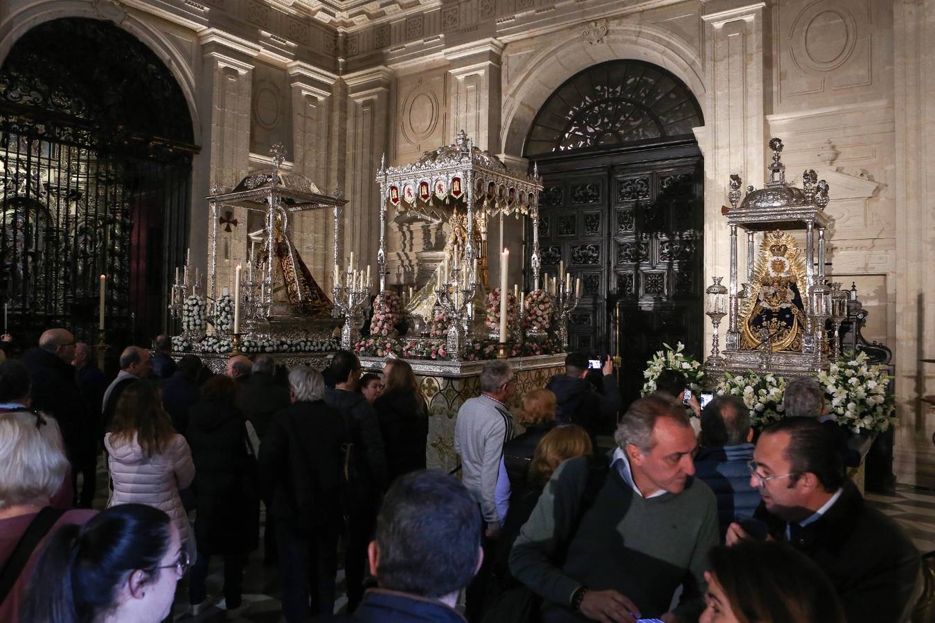 Las Vírgenes de Setefilla, Valme y Consolación lucen en sus pasos antes de la Magna del domingo