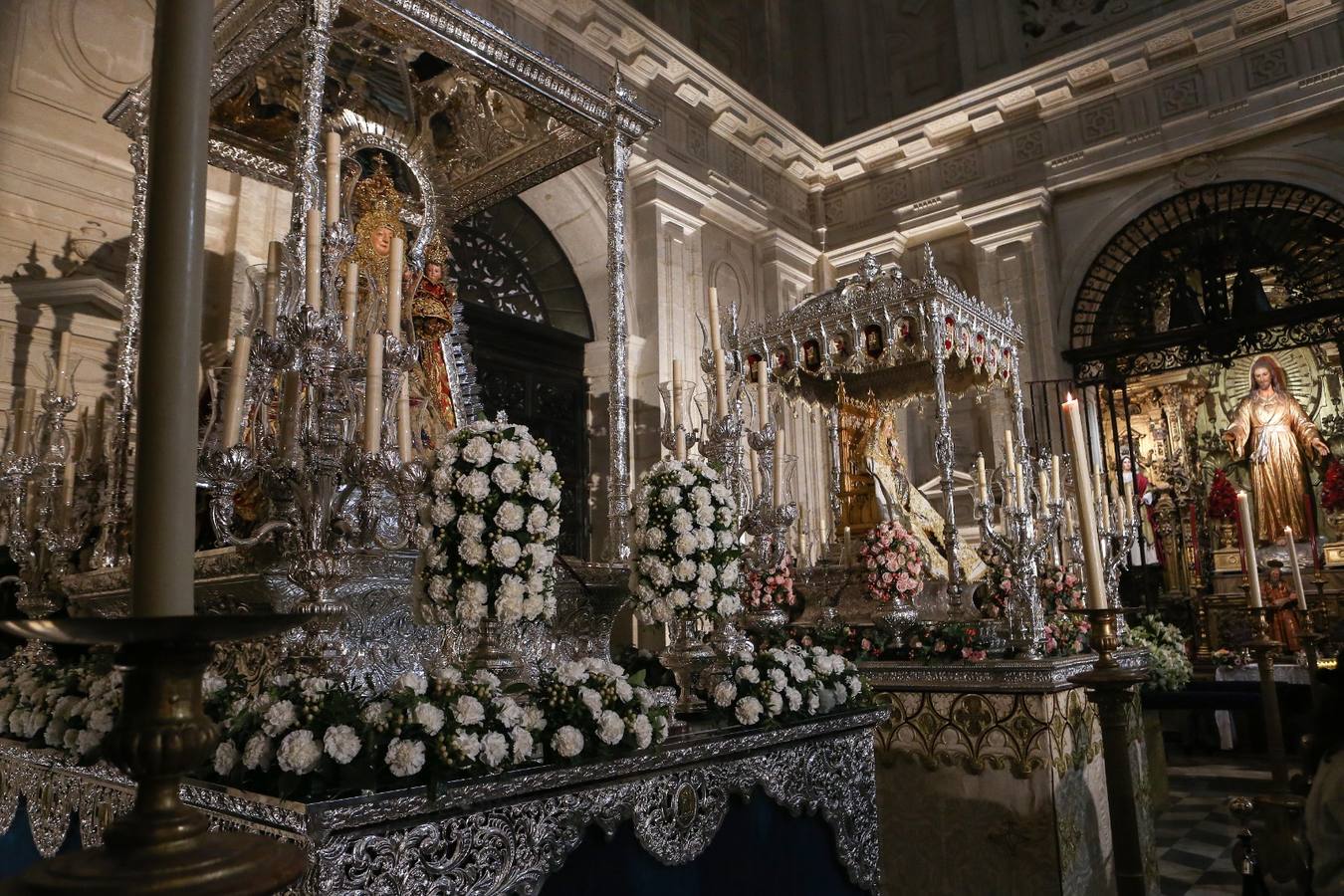 Las Vírgenes de Setefilla, Valme y Consolación lucen en sus pasos antes de la Magna del domingo