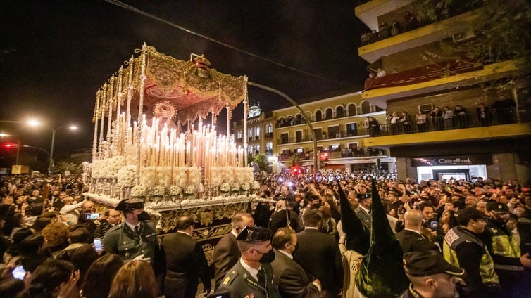 Macarena, esperanza y devoción