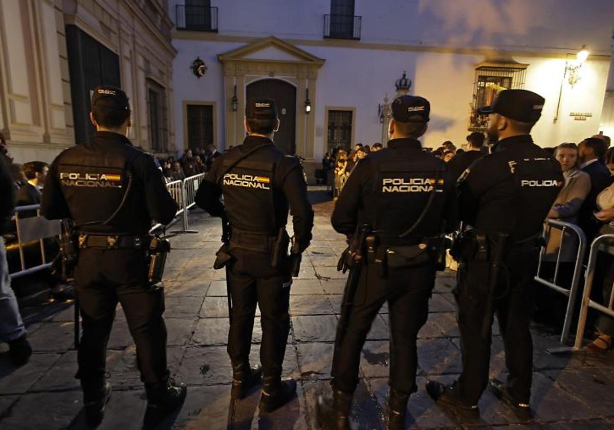 Imagen de archivo de la Policía Local durante Semana Santa