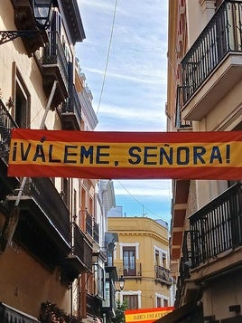 Valme engalana el centro de Sevilla para recibir a la Virgen en la procesión Magna