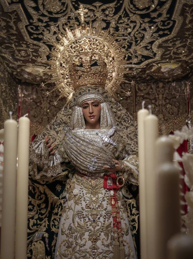 La Esperanza de Triana, preparada para la Procesión Magna