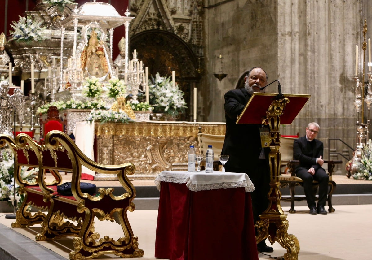 Carlos María Galli durante su intervención en la Catedral de Sevilla