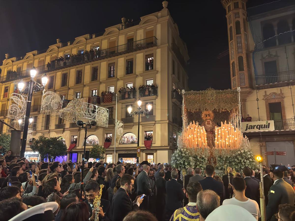 Traslado de la Esperanza de Triana a la Catedral