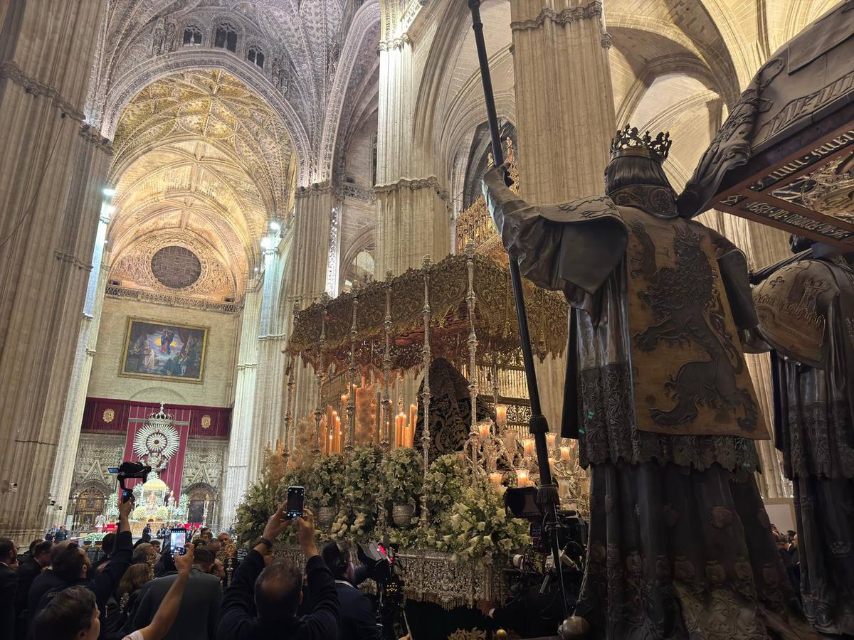 Traslado de la Esperanza de Triana a la Catedral