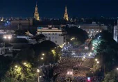 La Magna de Sevilla: hagamos una procesión que nos tomen por locos