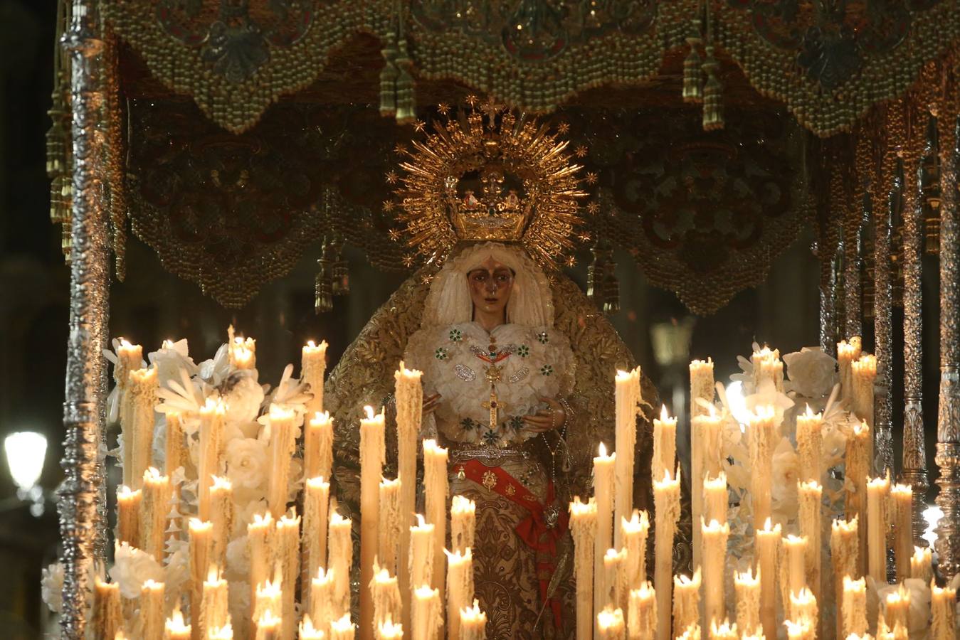 Traslado de la Macarena a la Catedral para participar en la Magna