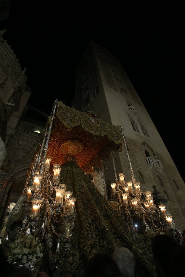 Traslado de la Macarena a la Catedral para participar en la Magna