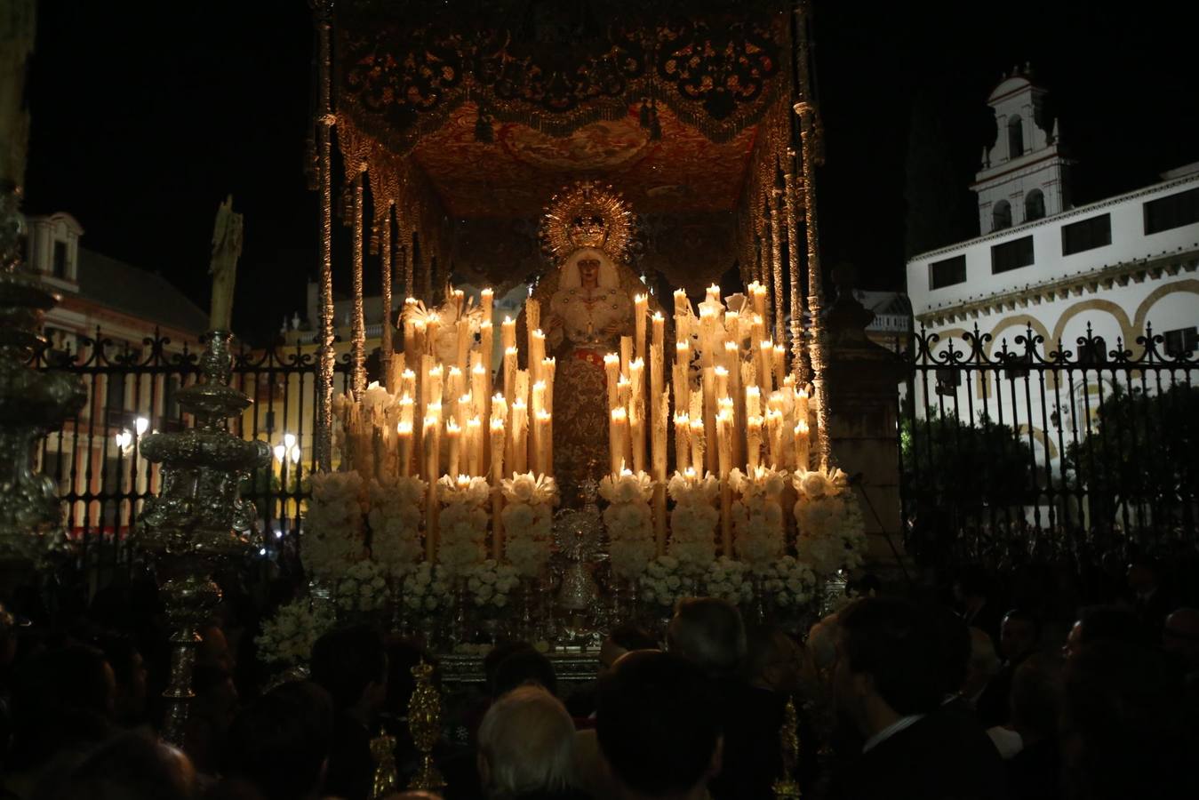 Traslado de la Macarena a la Catedral para participar en la Magna