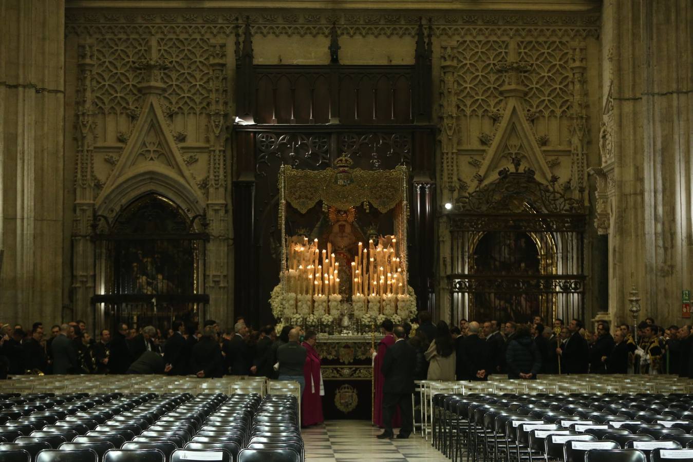 Traslado de la Macarena a la Catedral para participar en la Magna