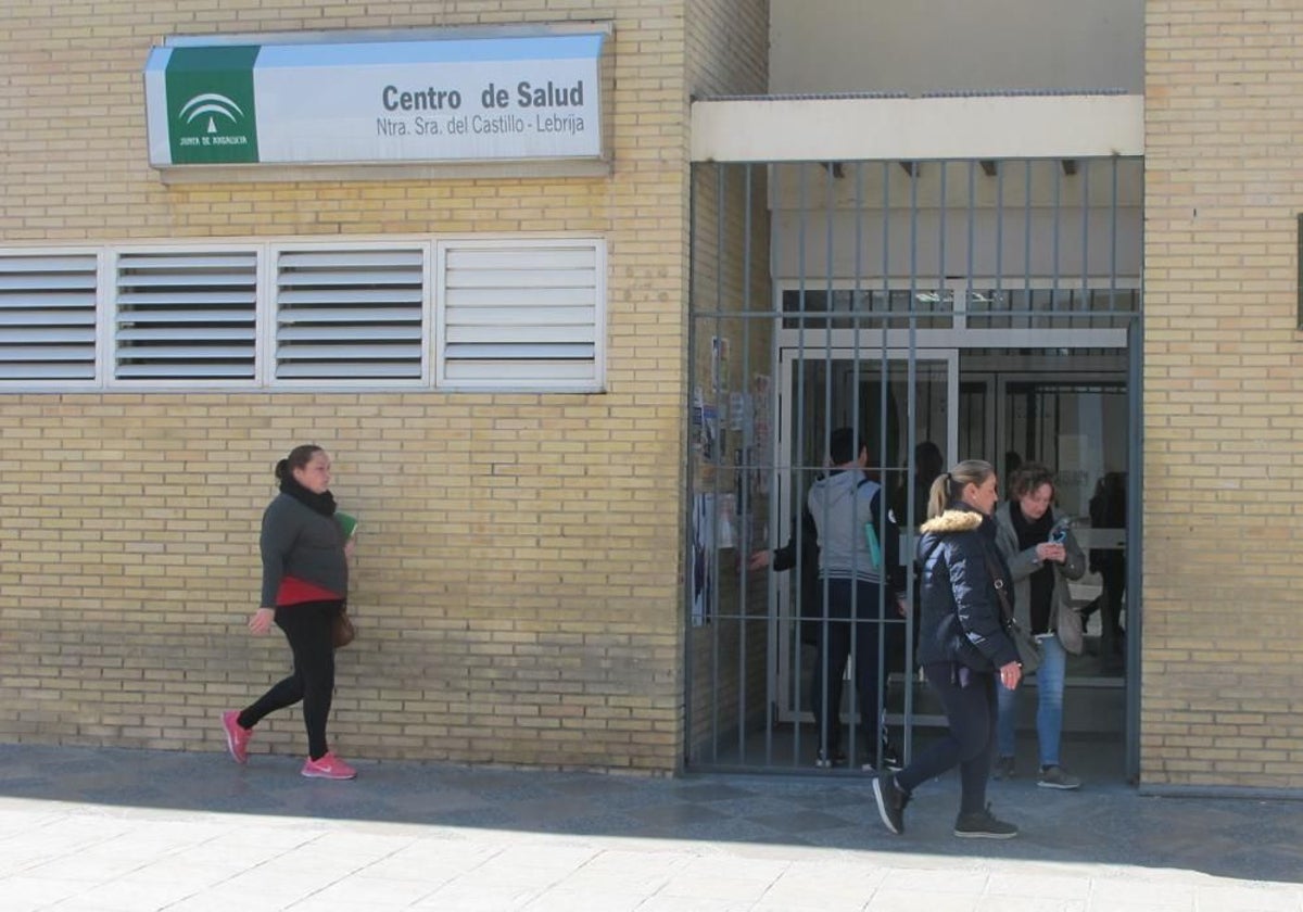 Imagen de archivo del centro de salud de Lebrija