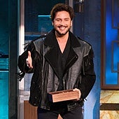 Manuel Carrasco se moja ante las preguntas clásicas de 'La Revuelta': «Es posible que sea el invitado más forrado»