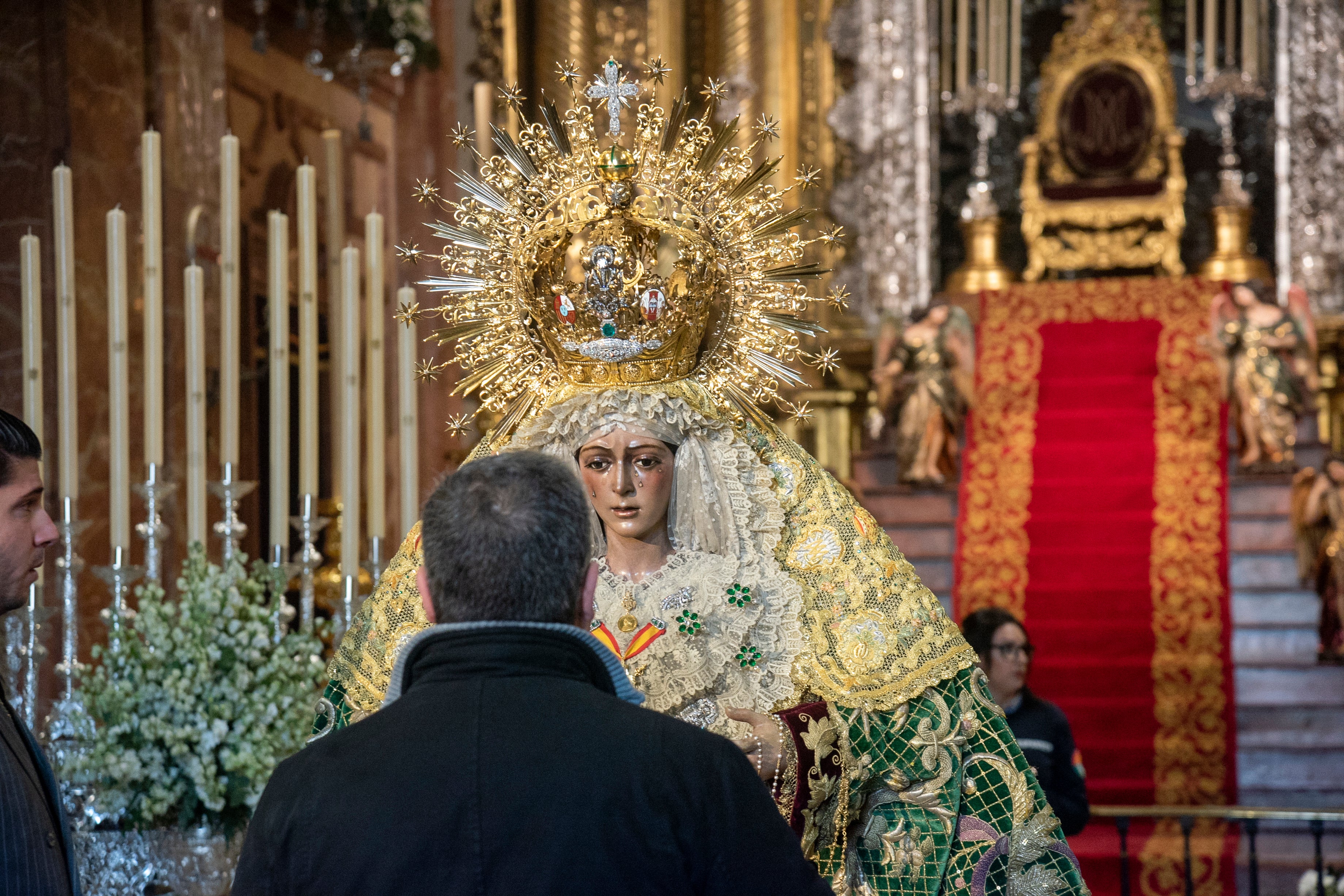 El besamanos de la Macarena