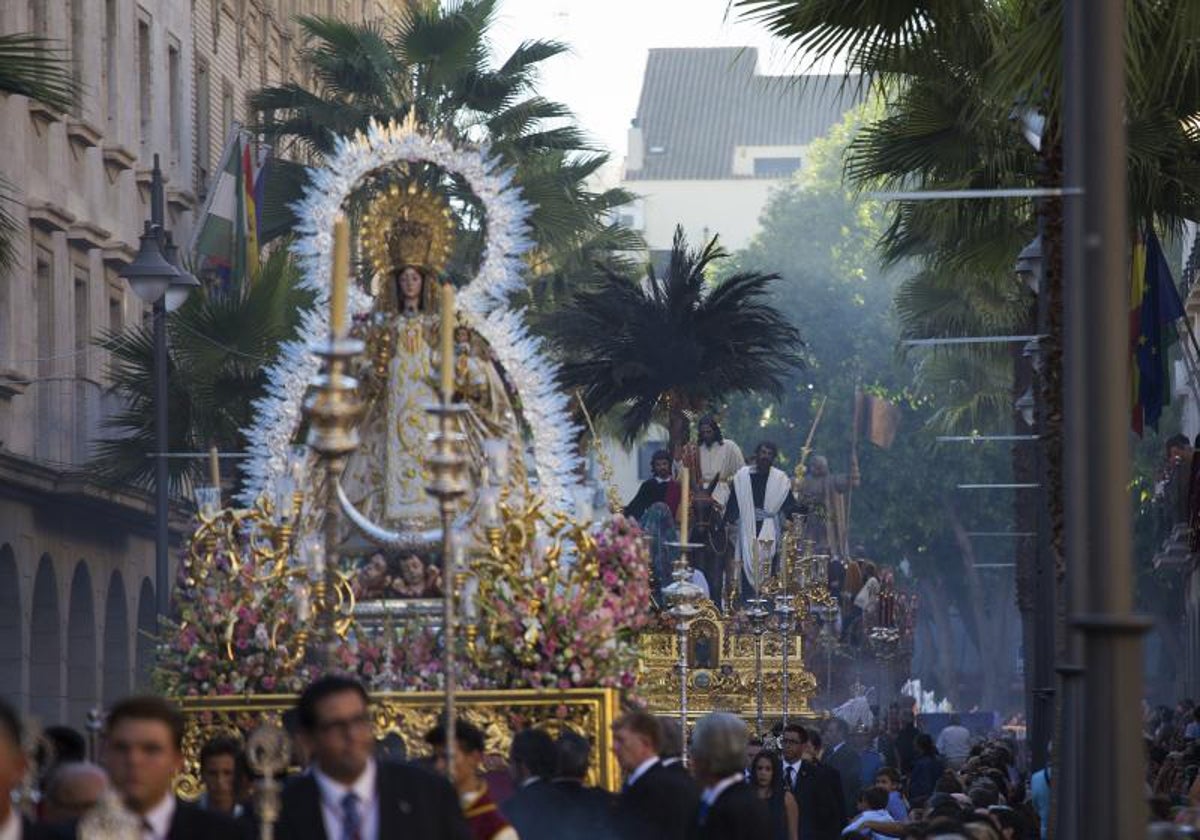 Procesión magna de Huelva por el Año de la Misericordia en 2016