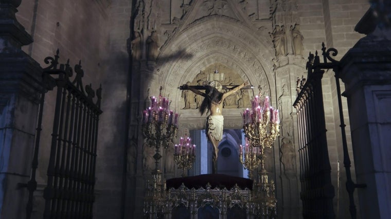 El Cristo de San Agustín en la Puerta de los Palos
